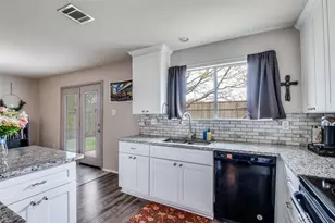 223 Gayleh Ln, Waxahachie, TX 75165 - Photo 5