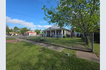 211 W Sabine Street, Groesbeck, TX 76642 - Photo 31