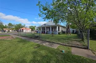 211 W Sabine St, Groesbeck, TX 76642 - Photo 31