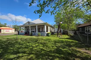 211 W Sabine St, Groesbeck, TX 76642 - Photo 1