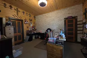 211 W Sabine St, Groesbeck, TX 76642 - Photo 9