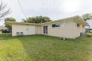 1910 Colony Dr, Irving, TX 75061 - Photo 39