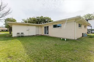 1910 Colony Dr, Irving, TX 75061 - Photo 23