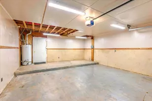 1910 Colony Dr, Irving, TX 75061 - Photo 9