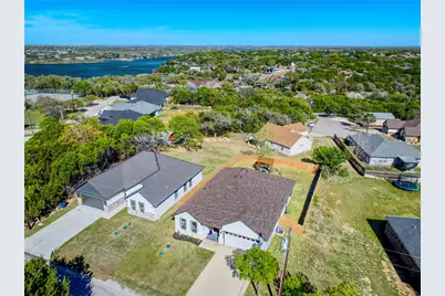 2415 Beverly Drive, Granbury, TX 76048 - Photo 3