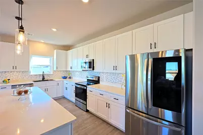 2415 Beverly Drive, Granbury, TX 76048 - Photo 9