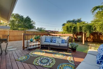 520 W Bluff, Granbury, TX 76048 - Photo 3