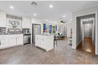 942 Longfellow Street, Waco, TX 76710 - Photo 9