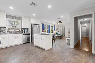 942 Longfellow St, Waco, TX 76710 - Photo 9