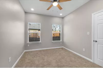 804 N Chandler Drive, Fort Worth, TX 76111 - Photo 17