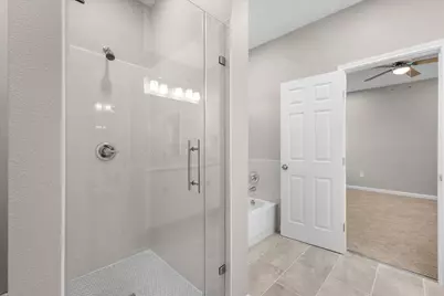 804 N Chandler Drive, Fort Worth, TX 76111 - Photo 15