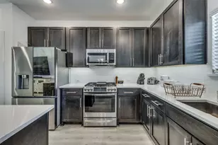 552 Brk Vw Dr, Van Alstyne, TX 75495 - Photo 7