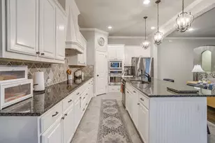 329 Madison St, Burleson, TX 76028 - Photo 13