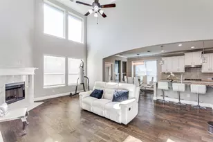 6829 Fire Dance Dr, Benbrook, TX 76126 - Photo 5