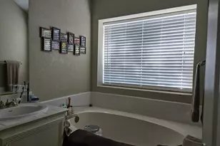 2036 Vista Dr, Lewisville, TX 75067 - Photo 5