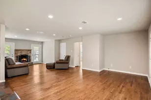 936 N Buckner Blvd, Dallas, TX 75218 - Photo 7