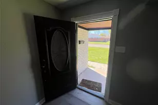 1306 Elby St, Irving, TX 75061 - Photo 9