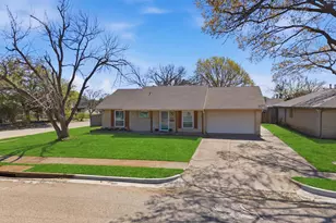 402 Birchwood Dr, Garland, TX 75043 - Photo 3