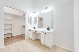 8901 Casa Dr, Irving, TX 75063 - Photo 21