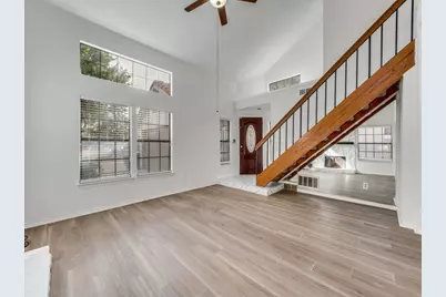 8901 Casa Drive, Irving, TX 75063 - Photo 5