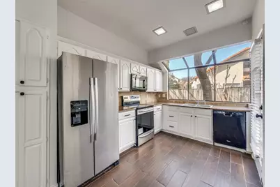 8901 Casa Drive, Irving, TX 75063 - Photo 11