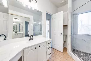 8901 Casa Dr, Irving, TX 75063 - Photo 15