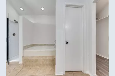 8901 Casa Drive, Irving, TX 75063 - Photo 23
