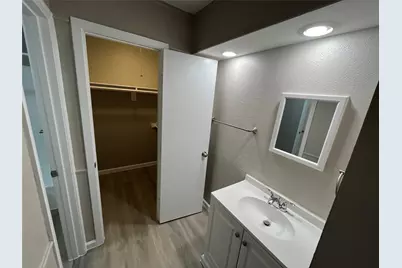 2050 Wellington Drive, Grand Prairie, TX 75051 - Photo 17