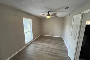 2050 Wellington Dr, Grand Prairie, TX 75051 - Photo 5