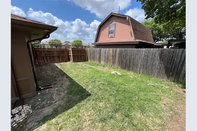 2050 Wellington Drive, Grand Prairie, TX 75051 - Photo 29
