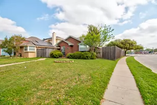 201 Teakwood Ln, Lewisville, TX 75067 - Photo 3