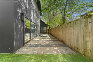 2403 Dathe St, Dallas, TX 75215 - Photo 23