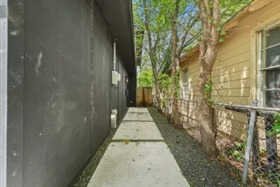 2403 Dathe Street, Dallas, TX 75215 - Photo 25