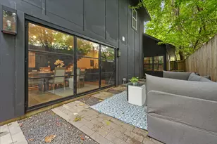 2403 Dathe St, Dallas, TX 75215 - Photo 21
