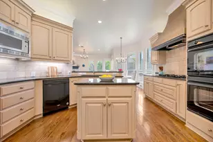 221 Versailles Ln, Keller, TX 76248 - Photo 15