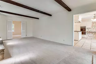 905 Live Oak Ln, Arlington, TX 76012 - Photo 9