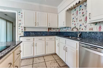 905 Live Oak Lane, Arlington, TX 76012 - Photo 13