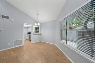 513 Hunters Glen St, Lewisville, TX 75067 - Photo 7