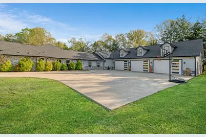 220 Laredo Drive, Reno, TX 75462 - Photo 3