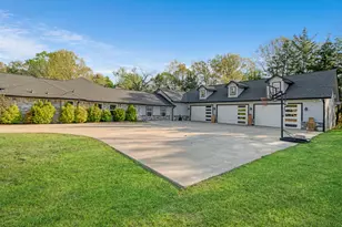 220 Laredo Dr, Reno, TX 75462 - Photo 3