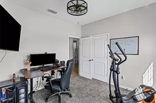 1212 Dublin Dr, Cleburne, TX 76033 - Photo 7