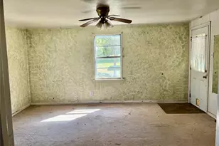 906 Young St, Nocona, TX 76255 - Photo 13