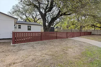 602 E 4th Street, Weatherford, TX 76086 - Photo 5