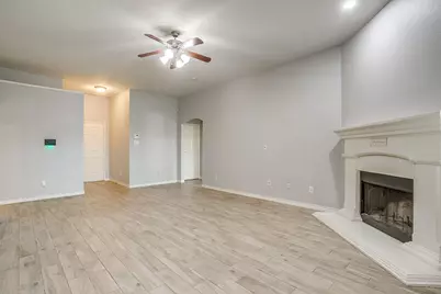 636 Clearbrook Street, Azle, TX 76020 - Photo 5