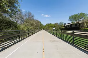 7450 Holly Hill Dr, Dallas, TX 75231 - Photo 29