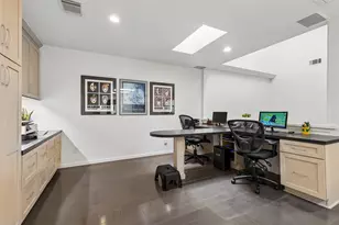 7450 Holly Hill Dr, Dallas, TX 75231 - Photo 17