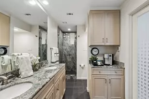 7450 Holly Hill Dr, Dallas, TX 75231 - Photo 21