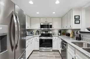 7450 Holly Hill Dr, Dallas, TX 75231 - Photo 11