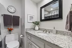 7450 Holly Hill Dr, Dallas, TX 75231 - Photo 23