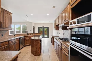 2013 Chessington Ln, McKinney, TX 75072 - Photo 5